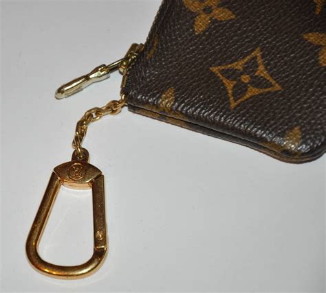 louis vuitton small change purse with keychain|louis vuitton cles key pouch.